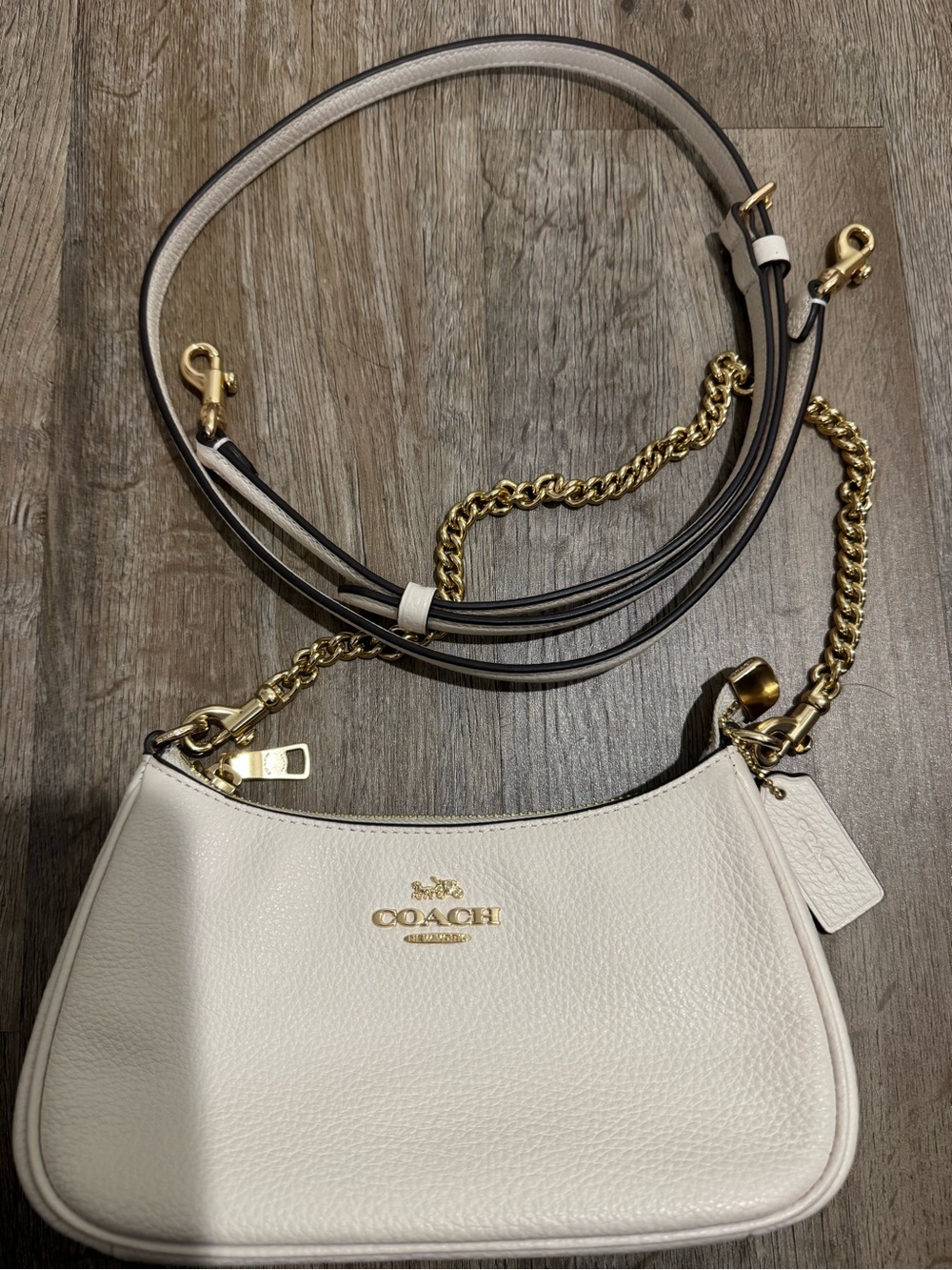 Coach Cream mini hand/crossbody bag. - Picture 2 of 7